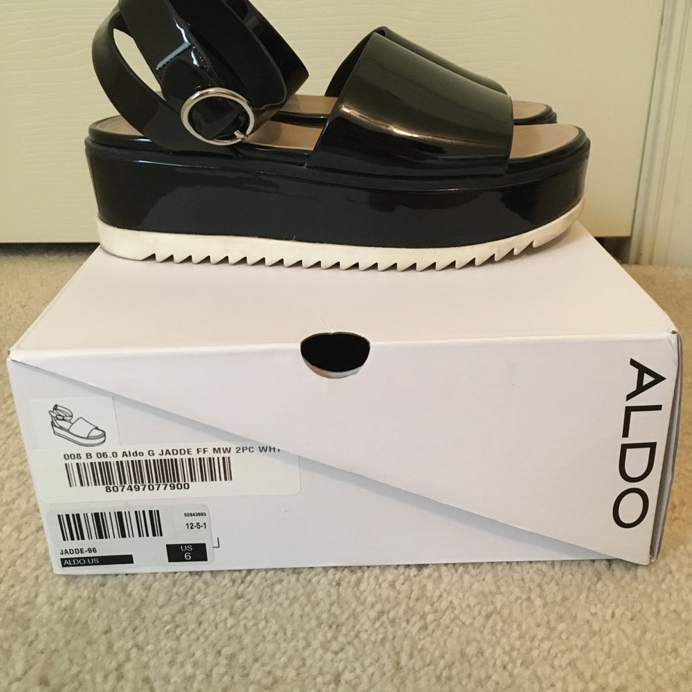Sandals - Picture 3 of 6
